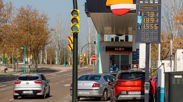 El Gobierno incluye la bajada al 10% del IVA de los carburantes y la electricidad: estas son las principales medidas del plan anticrisis