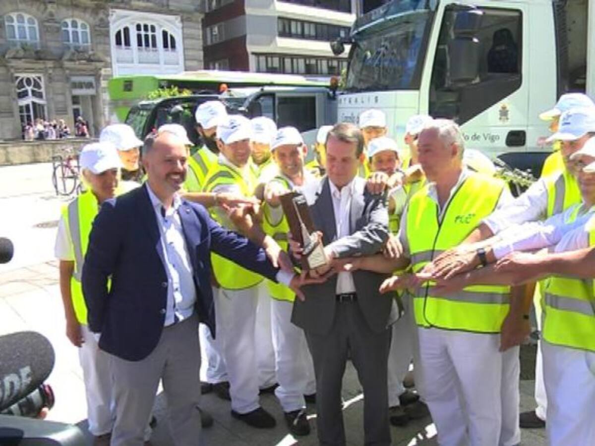 La escoba de platino para los trabajadores del servicio de limpieza
