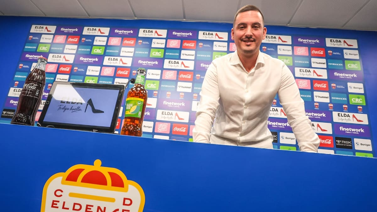 Víctor Lafuente, Dir. Dptvo. del Eldense, analiza la ventana de verano del mercado de fichajes