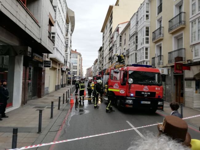 El Carnaval se interrumpió por un incendio en el local que ocupaba el bar Dólar