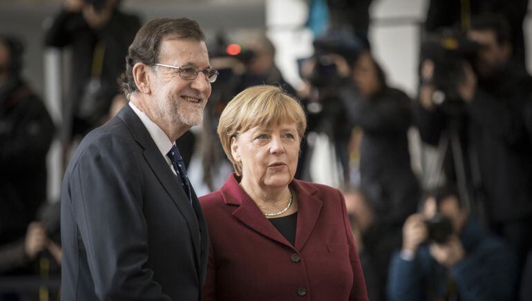 La canciller alemana, Angela Merkel, junto al presidente español, Mariano Rajoy