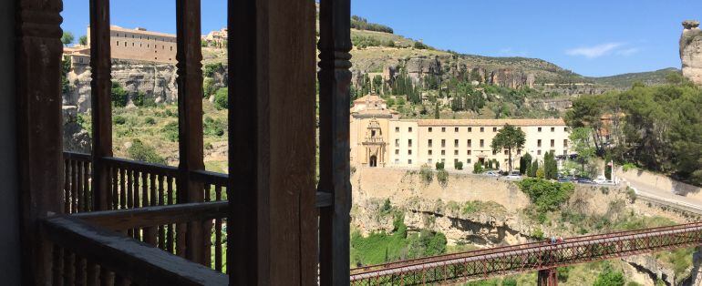 Las obras renovarán también la madera de los balcones.