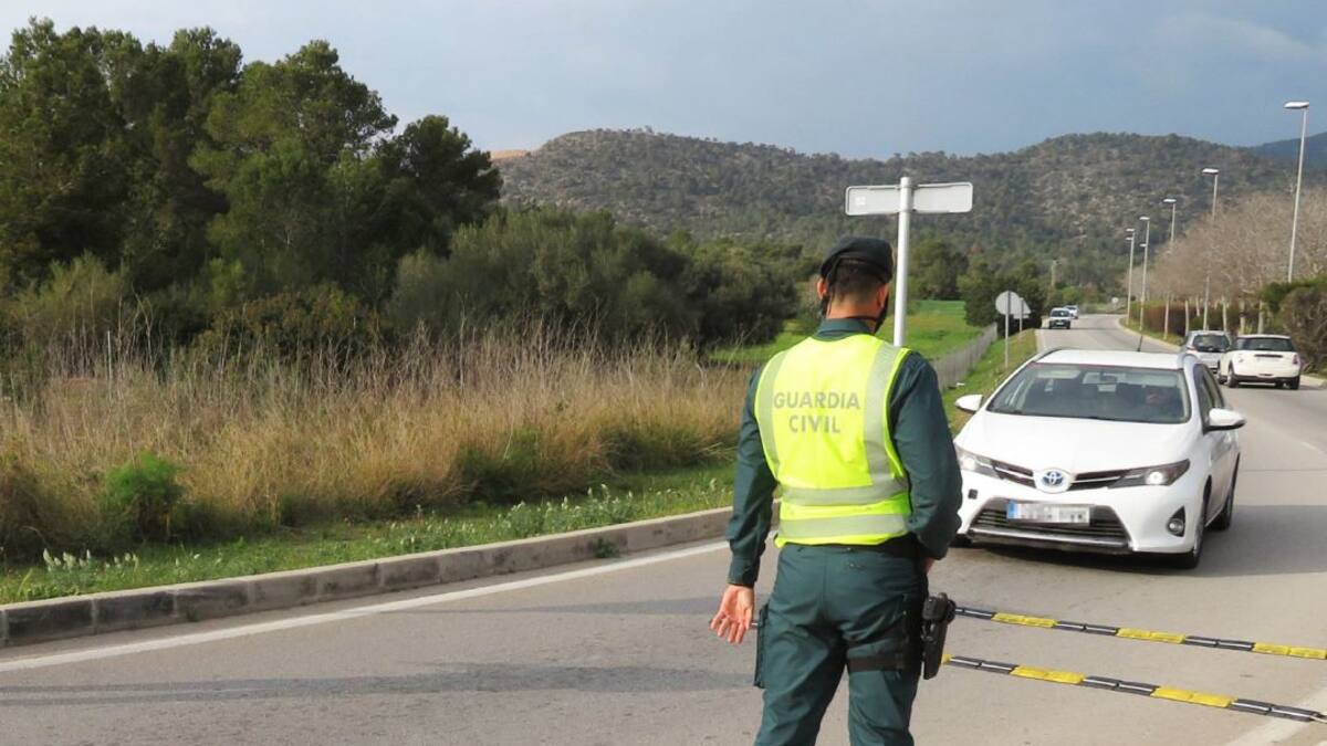 Un fallecido y tres heridos en un accidente de tráfico en la carretera entre Rodanillo y San Román de Bembibre