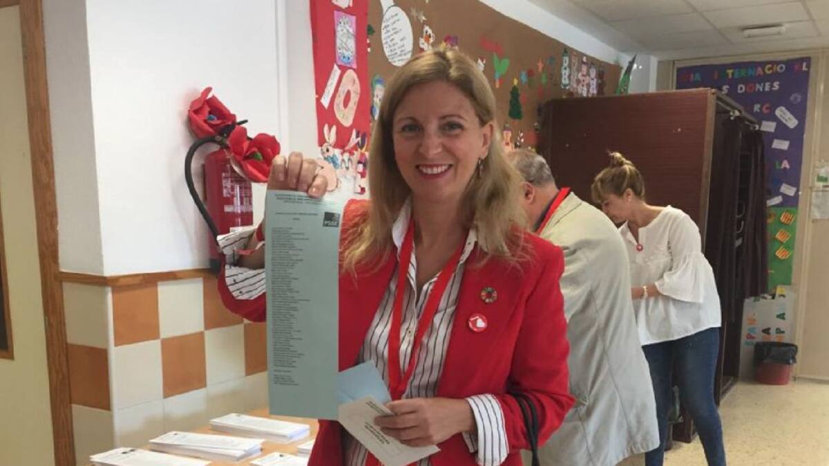 Los candidatos han acudido a votar esta mañana a los colegios electorales