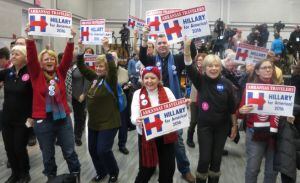 Grupo de Arkansas Travellers apoyando a Hillary en las primarias de New Hampshire de 2016