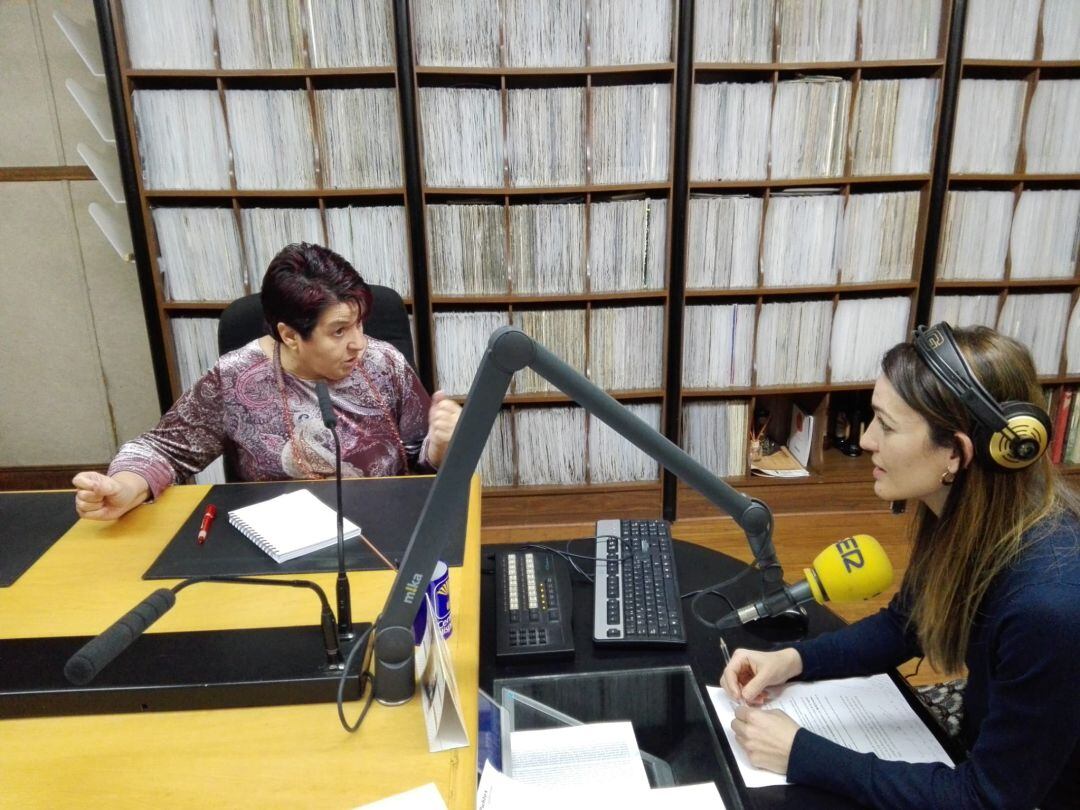 La alcaldesa de Segovia Clara Luquero en los estudios de Radio Segovia