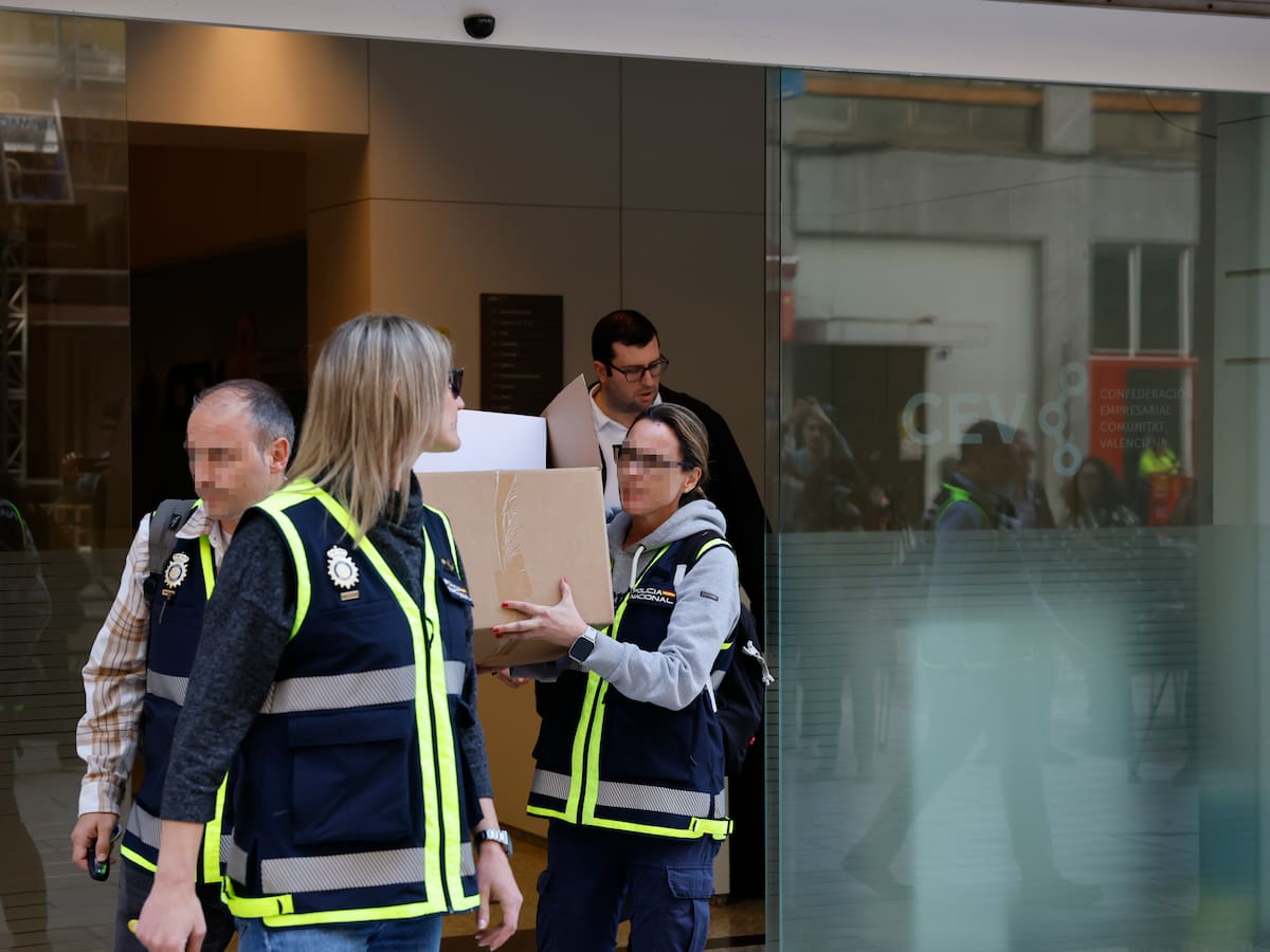 El juez levanta el secreto de sumario en la causa de los bonos comercio por la que Carlos Baño está en libertad con cargos