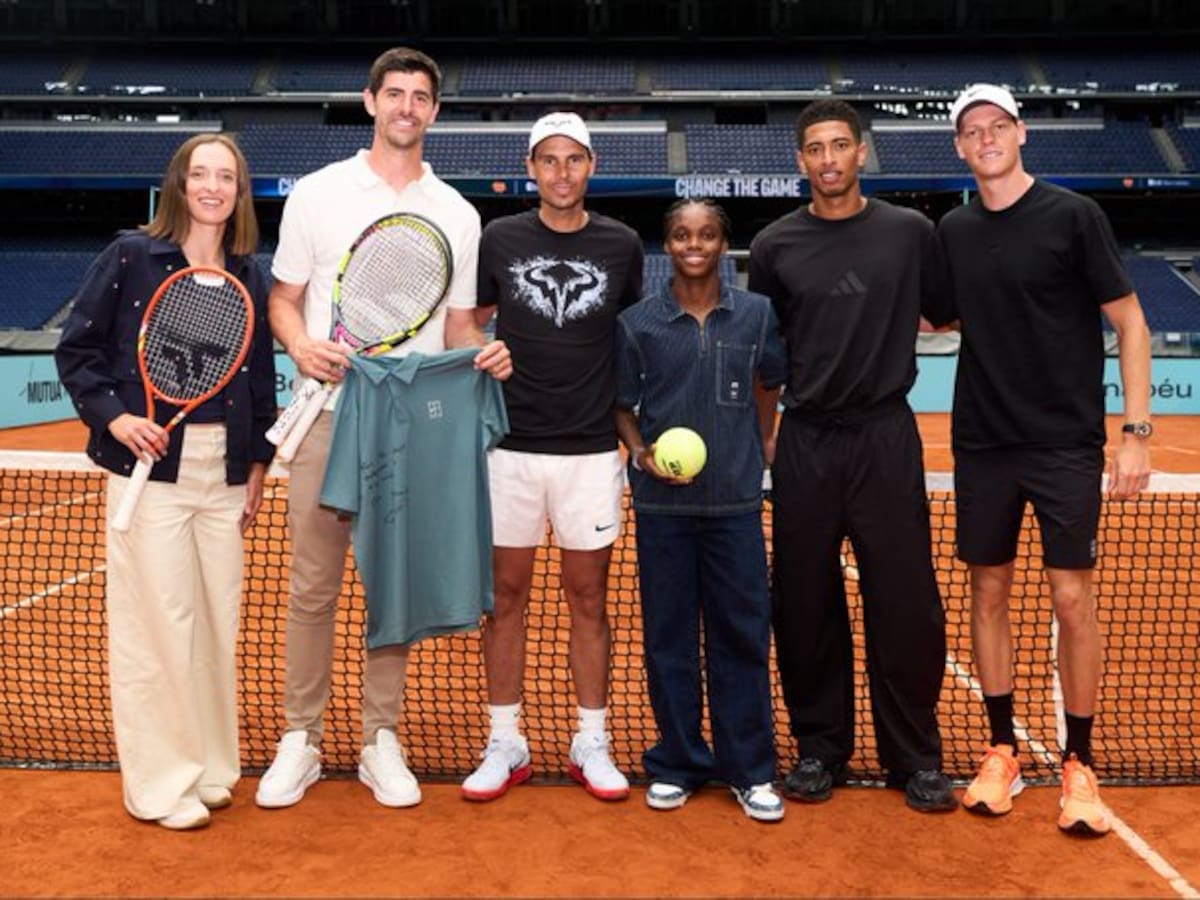 La realidad supera a la IA: Rafa Nadal, Bellingham, Courtois y Sinner juegan al tenis con Florentino Pérez de juez de silla