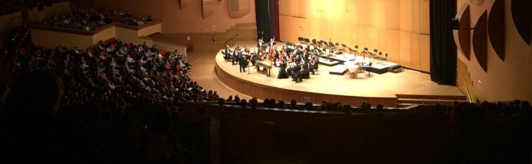 La orquesta sinfónica en el Palacio de la Ópera