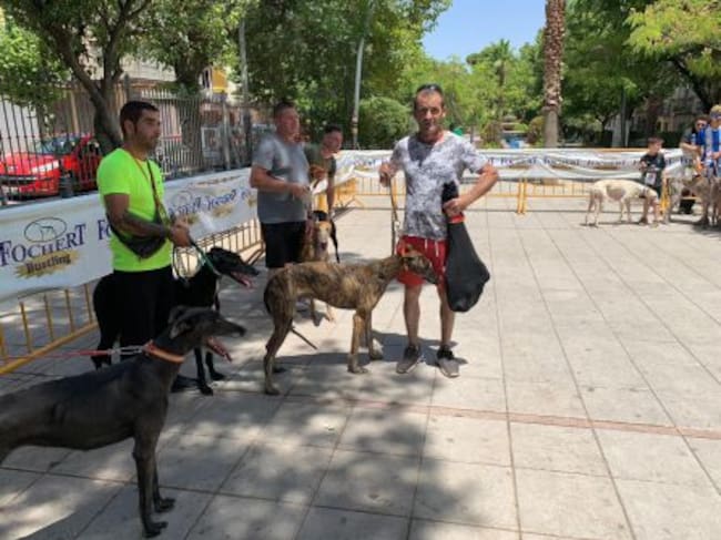 José Núñez López, propietario del galgo ganador de la categorìa local