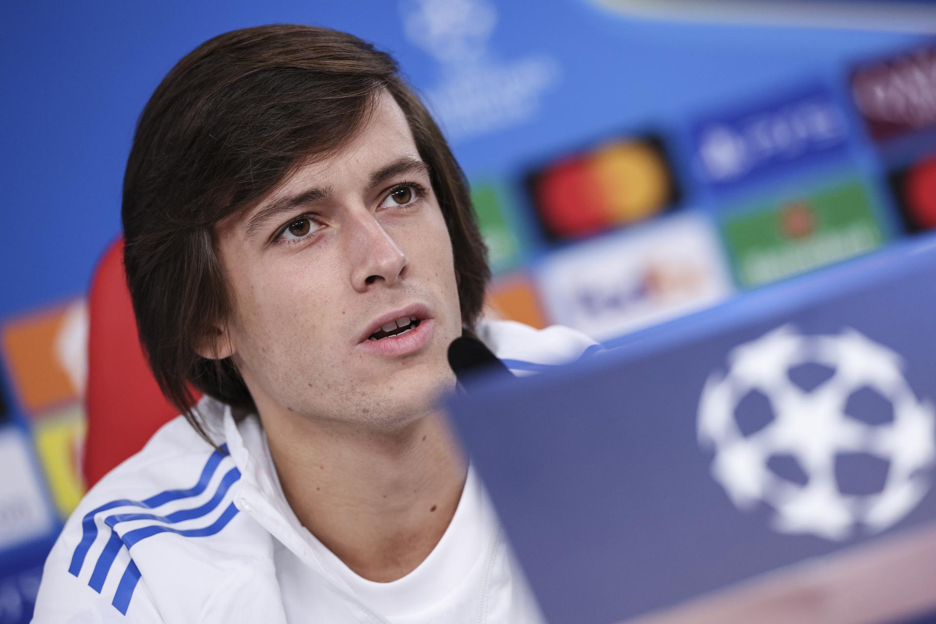 Álvaro Carreras, durante la rueda de prensa previa al partido ante el Benfica