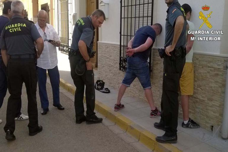 Detención de los ladrones por parte de la Guardia Civil