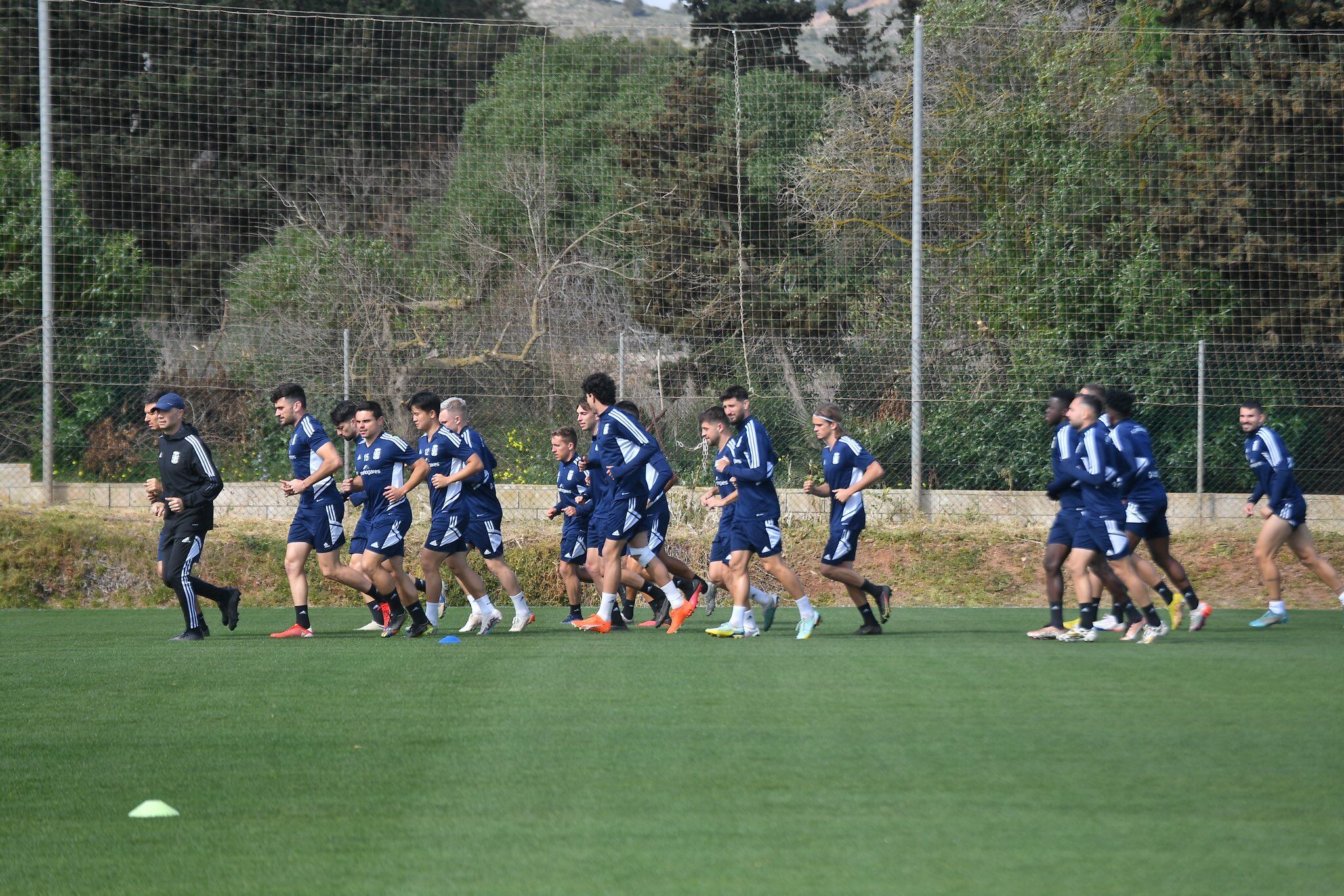 La plantilla albinegra entrena este martes en la Ciudad Deportiva José María Ferrer