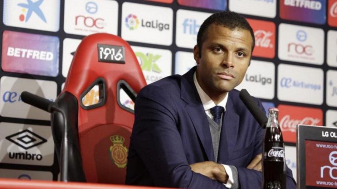 Imagen del antiguo CEO en rueda de prensa