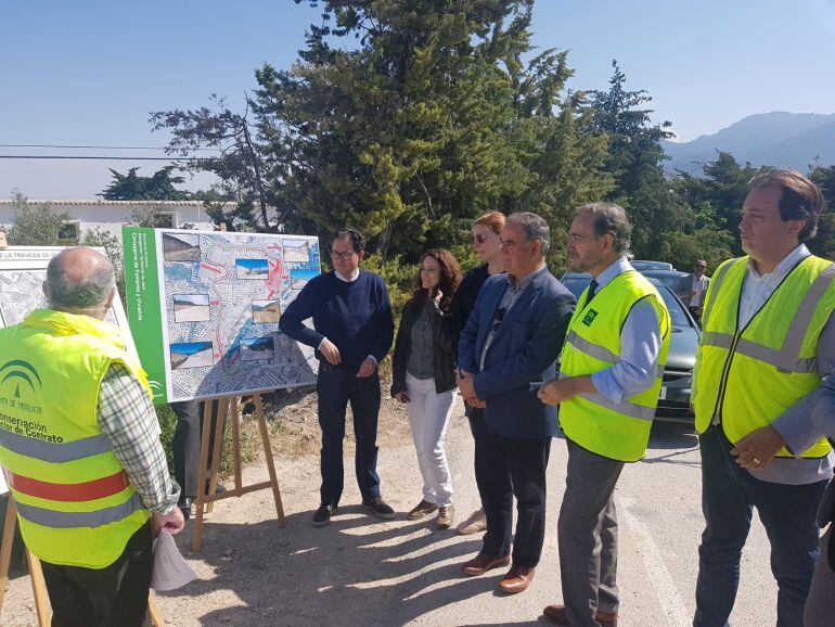 Felipe López visita las obras de la A-315.