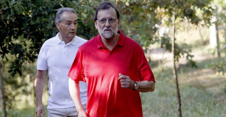 El presidente del Gobierno en funciones Mariano Rajoy en Ribadumia (Pontevedra).