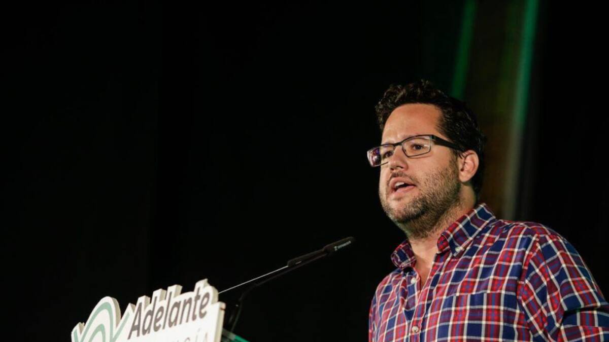 "Si Podemos e IU quieren atacar el Ayuntamiento de Cádiz actuaremos para protegernos"