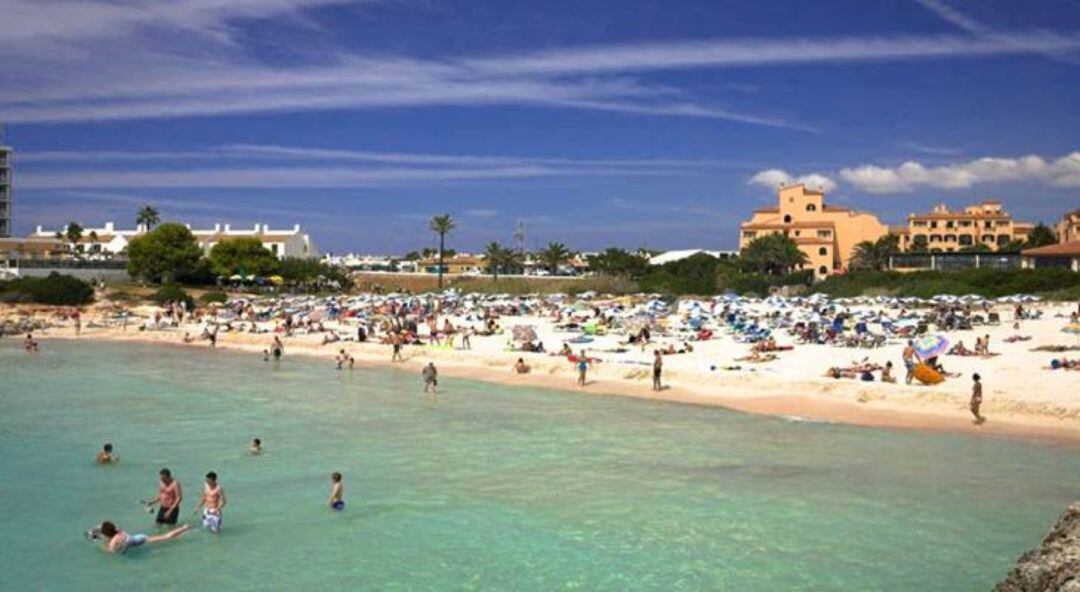 Un agost calorós ha omplert les platges de Menorca.
