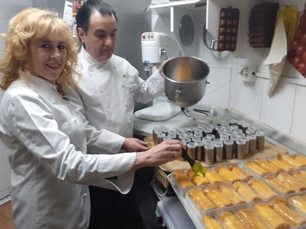 Mina Rull y Pablo Moris, Pastelería Excelsior.