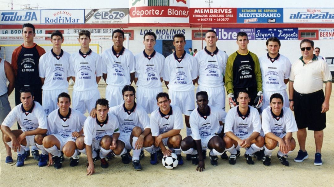 Antonio Morales con la generación del 98 de Los Molinos.