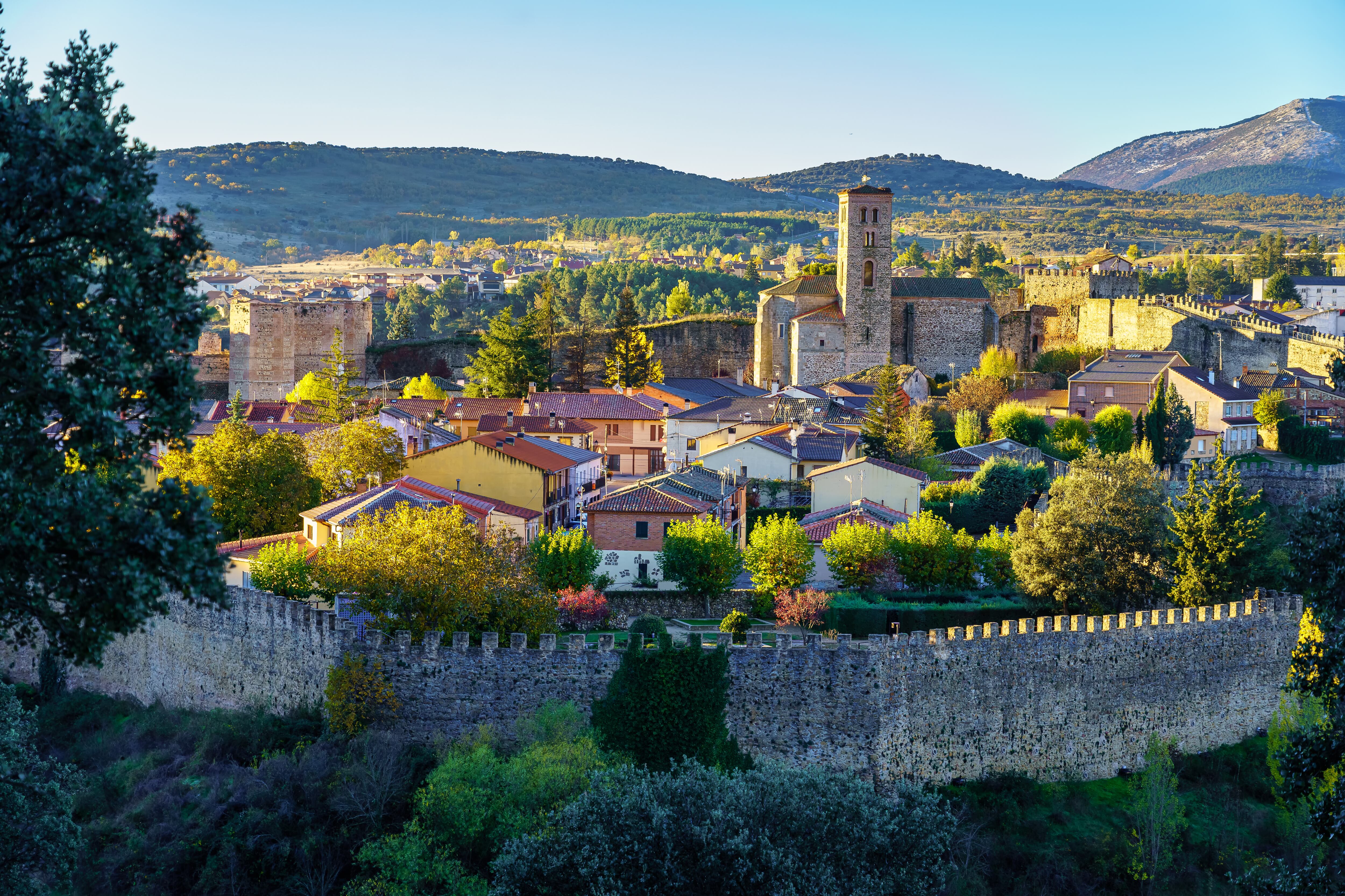 Dos arquitectos ganan un concurso con un proyecto para recuperar una zona histórica de Buitrago de Lozoya.