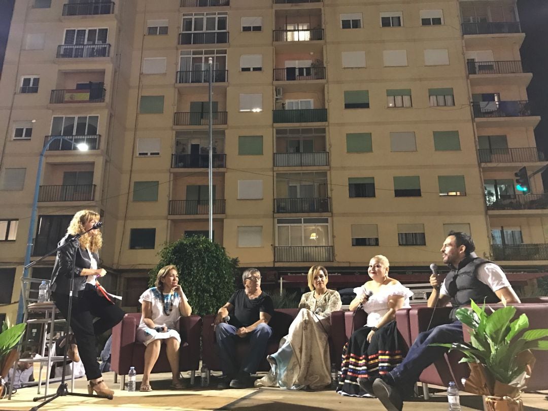 Mesa de Experiencias en el Festival Multicultural de Benissa. 