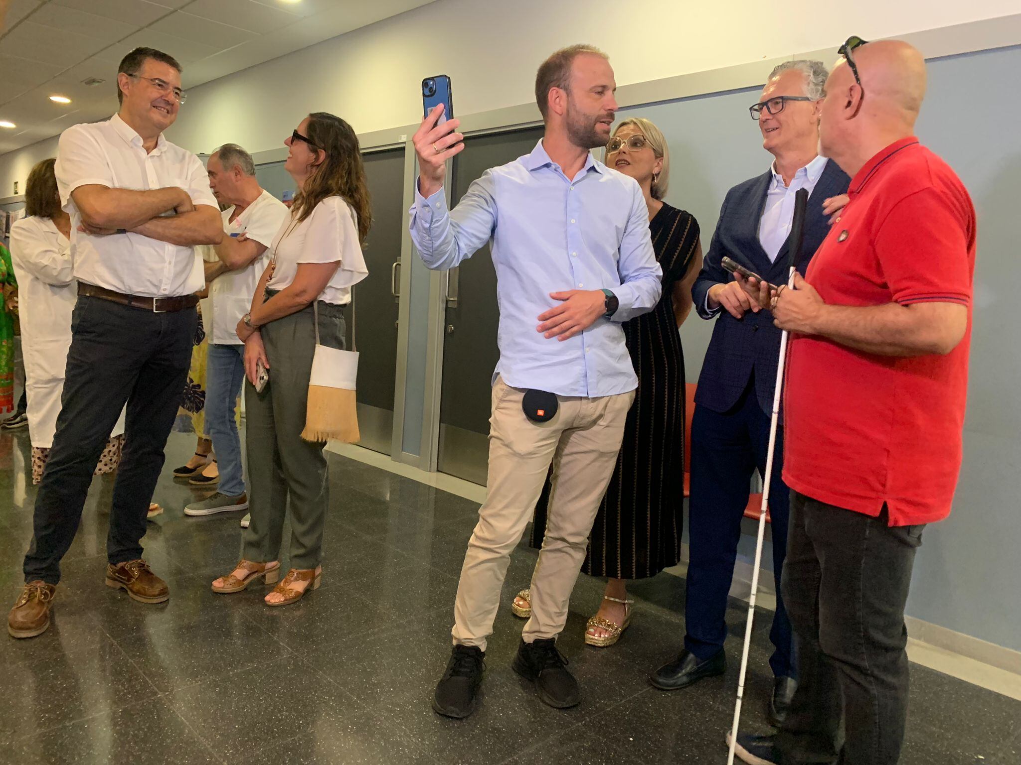 El consejero de Salud ha presentado el proyecto Navilens en el centro de salud Floridablanca de Murcia donde se desarrolla de forma experimental