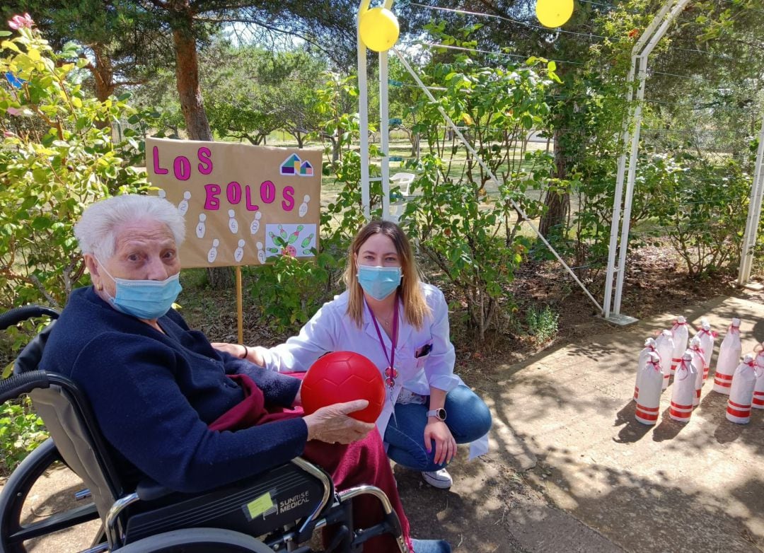 La FSMR y Adopta Un Abuelo colaboran para mejorar el cuidado de las personas mayores