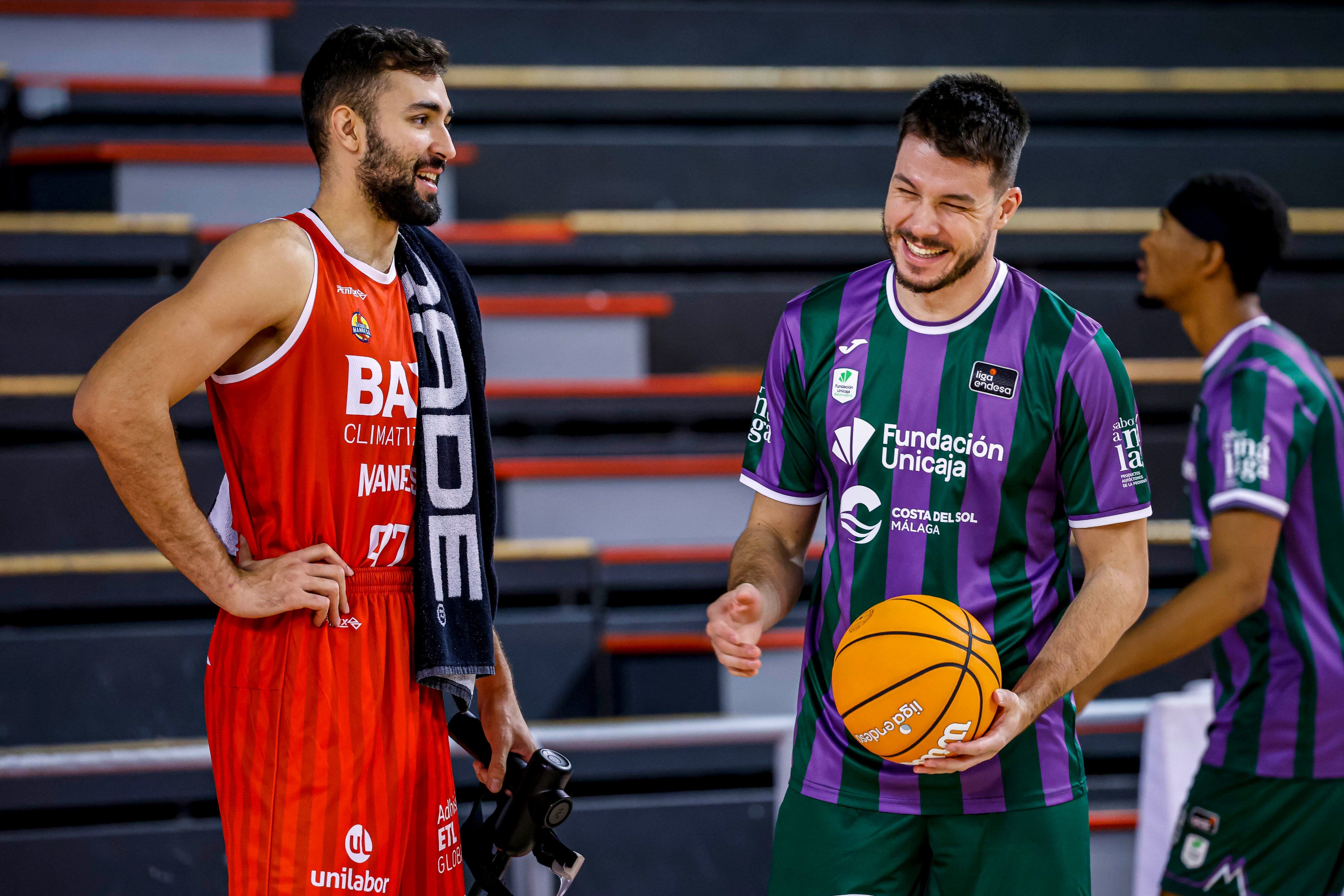 Jonathan Barreiro sonríe antes del partido que disputó el Unicaja en Manresa