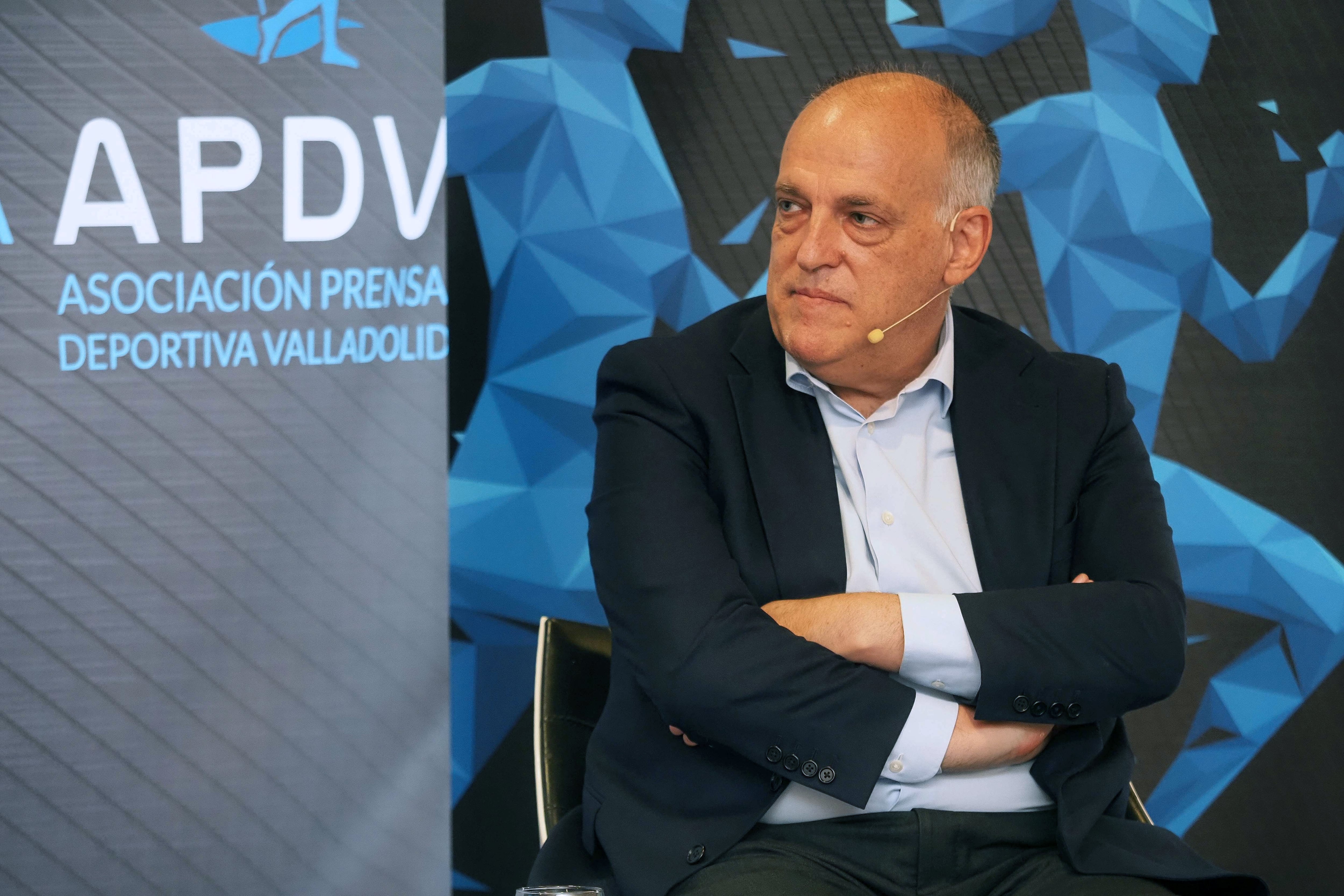 VALLADOLID, 13/06/2022.- El presidente de la Liga Fútbol Profesional, Javier Tebas, participa en un desayuno informativo este lunes en Valladolid. EFE/ R. García
