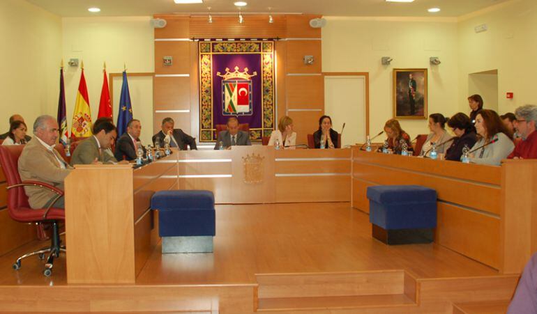 Último pleno municipal presidido por el ex alcalde de Colmenar Viejo, José María de Federico (Abril 2011)