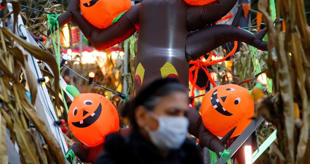 Mascarilla y gel hidroalcohólico serán los imprescindibles este Halloween.