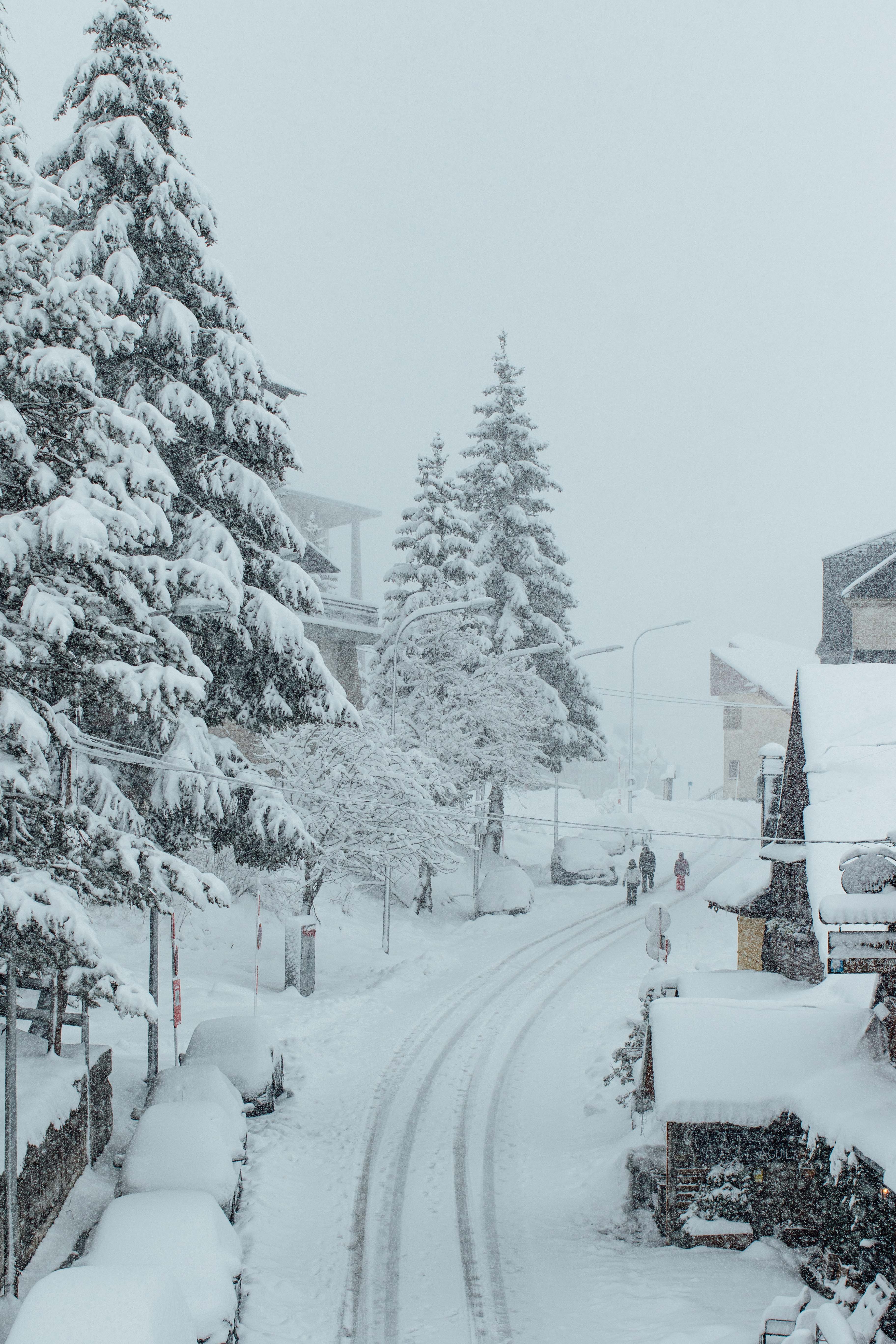 La nieve afectaba a las carreteras pirenaicas