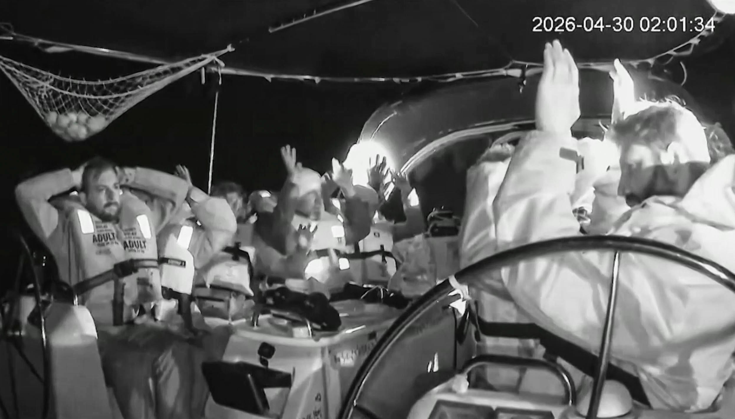Captura de un video facilitado por la Flotilla Global Sumud, que navega rumbo a la Franja de Gaza con 58 embarcaciones