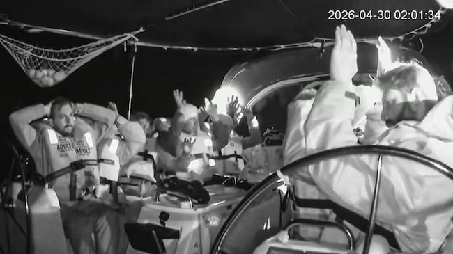 Captura de un video facilitado por la Flotilla Global Sumud, que navega rumbo a la Franja de Gaza con 58 embarcaciones