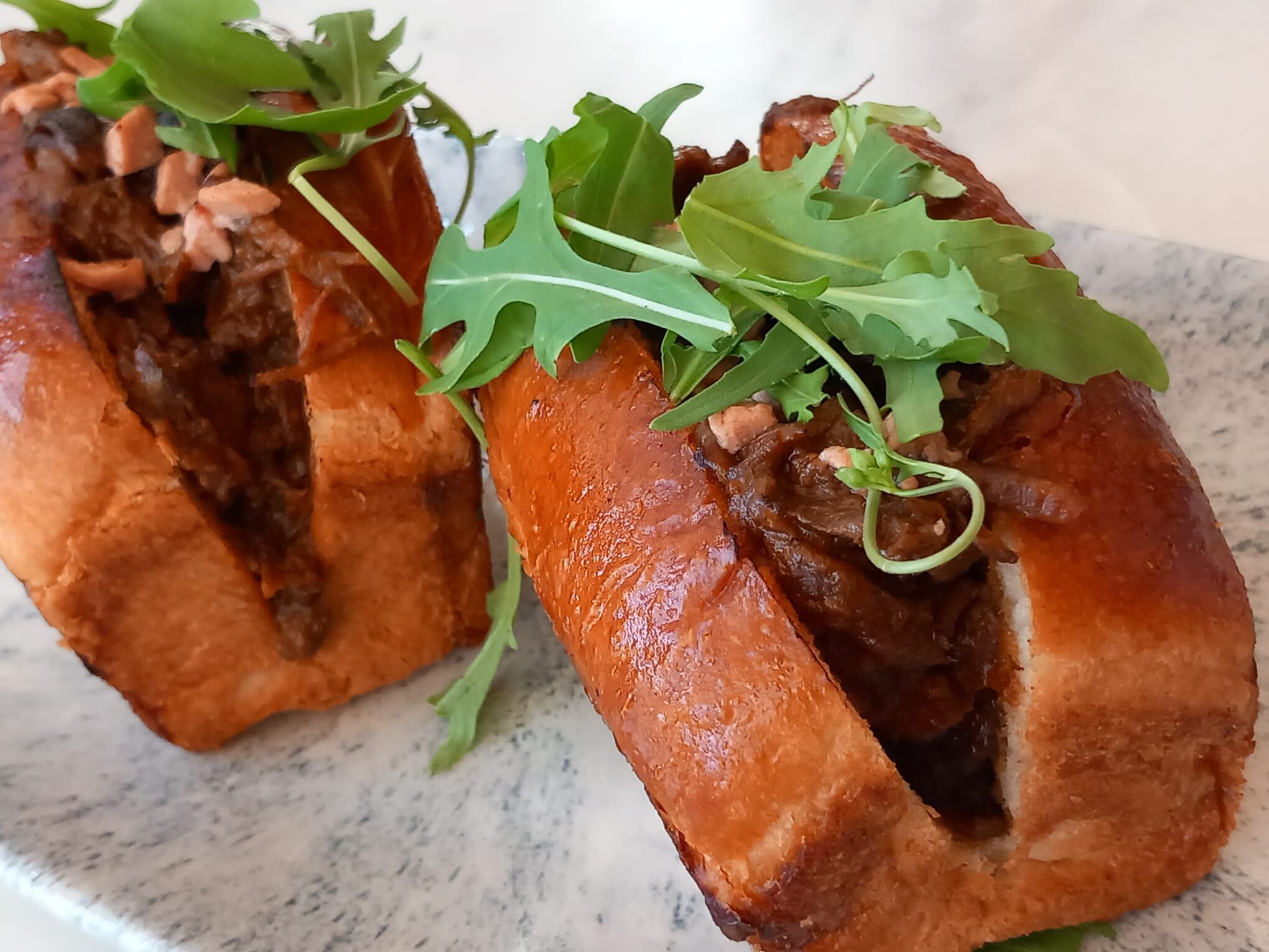 Brioche con carrillera de ternera