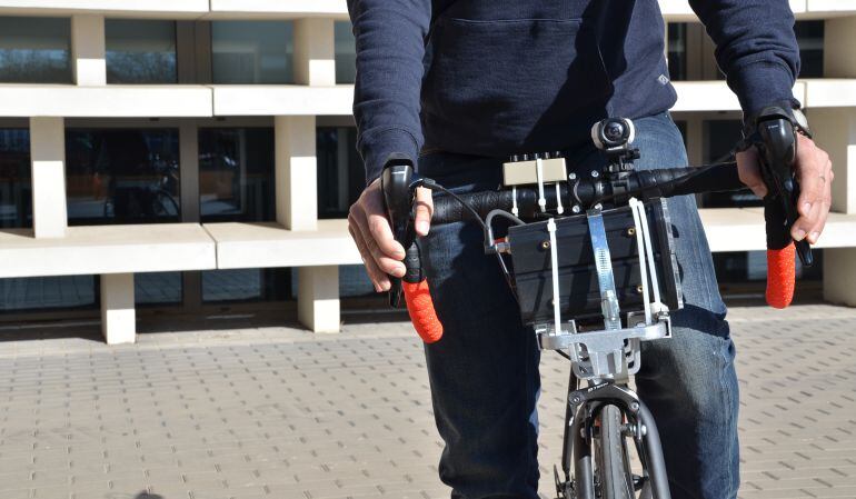 Con los dispositivos incorporados a las bicicletas se hace un seguimiento de  conductores y ciclistas en las calles