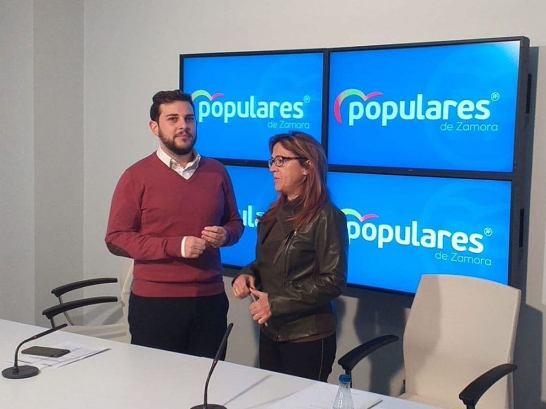 Los concejales populares Víctor López de la Parte y Mayte Martín Pozo