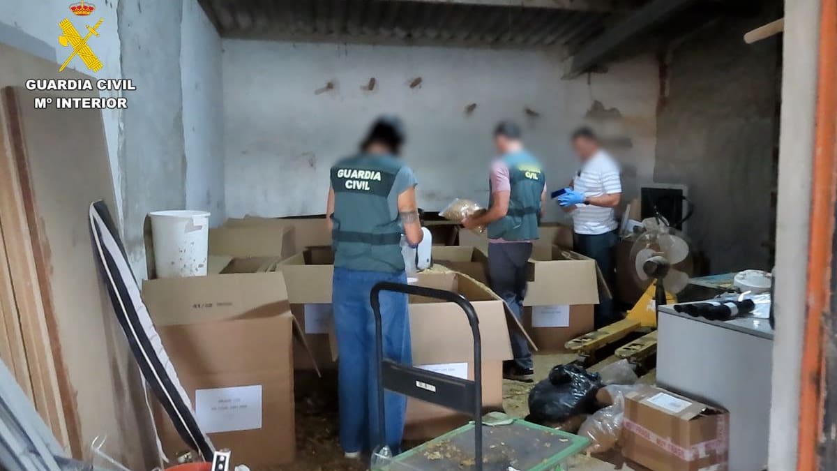 Desmantelan en Elche un centro clandestino de fabricación de tabaco de contrabando