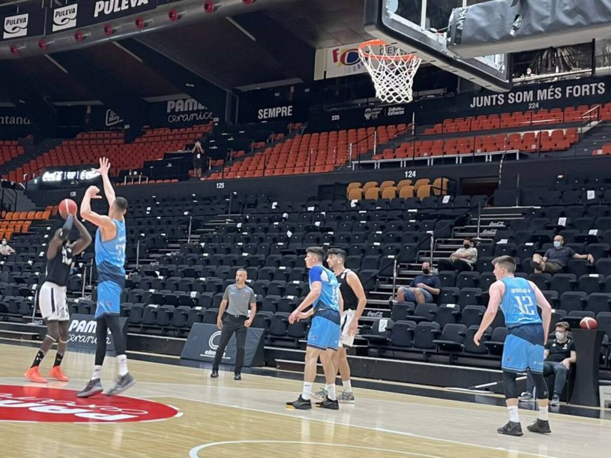 El 'Cebé' se impone con solvencia al filial de Estudiantes y encarrila su ascenso a LEB Plata