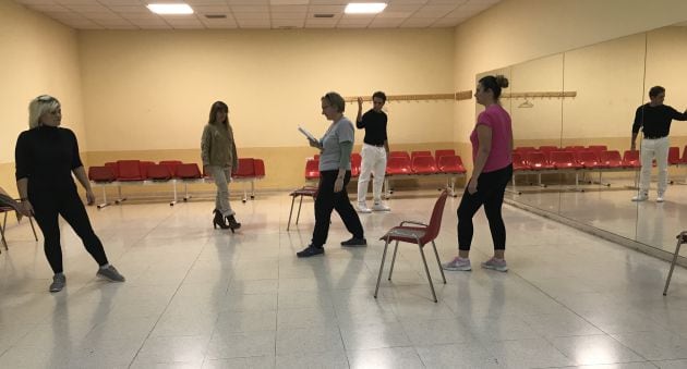 Un momento de la clase en el laboratorio de teatro de Cuenca Creativa.