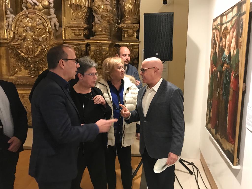 La presentación del Año Sijena se realizaba en la capilla del Museo de Huesca, con pinturas de Sijena