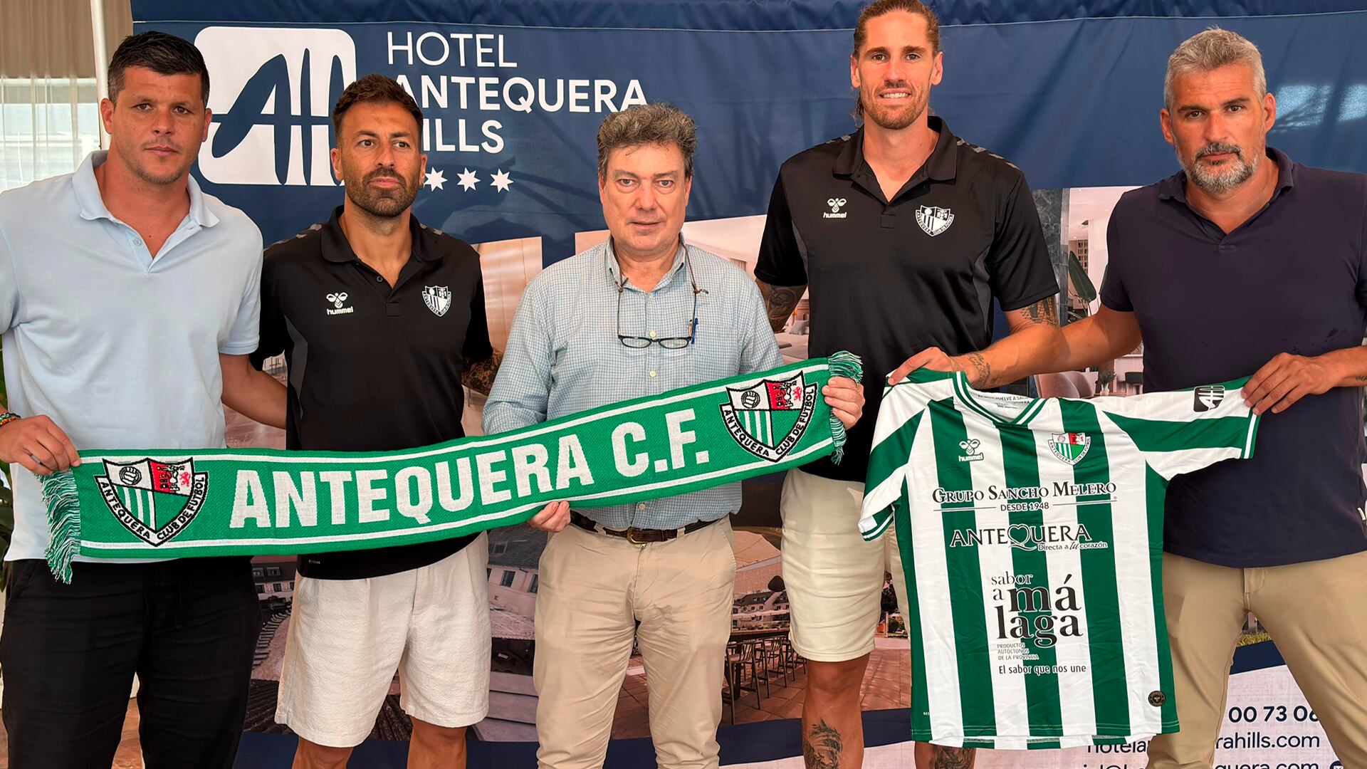 Presentación de Antonio Luna y Raúl Albentosa en el Hotel Antequera Hills