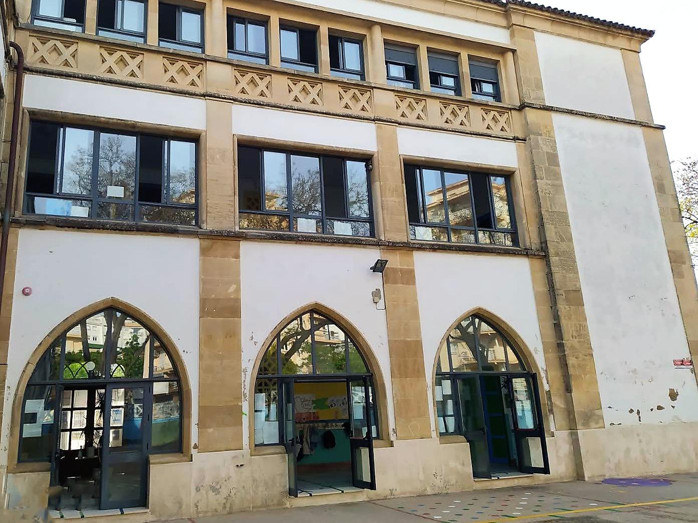 Fachada del CEIP Isabel la Católica