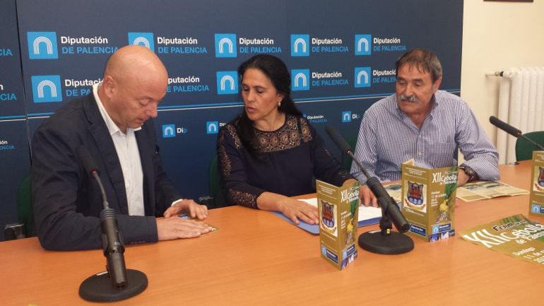 De izquierda a derecha: Luis Calderón, Sara Esteban de los Mozos y Alejandro Carrillo