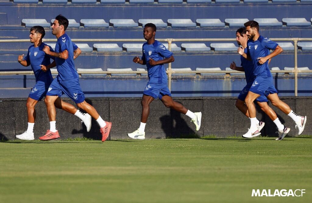 Nuevo día de entrenamientos del Málaga CF con mucha labor física