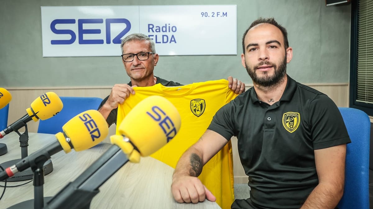 David Fenoll, Pdte. de Monóvar Fusión, y el Ent. Jonathan Carpena hablan sobre el proyecto del nuevo club