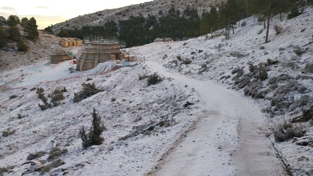 Los primeros copos de nieve de este otoño blanquean ya Sierra Espuña y el Noroeste 