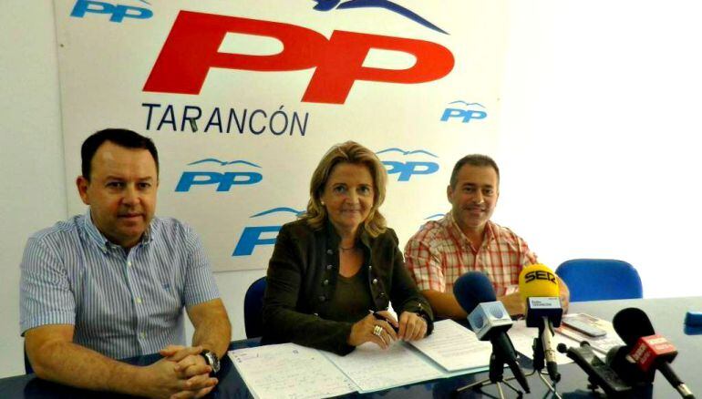 Juan Vicente Moreno, María Jesús Bonilla, y Luis Antonio Loeches, concejales del PP en Tarancón