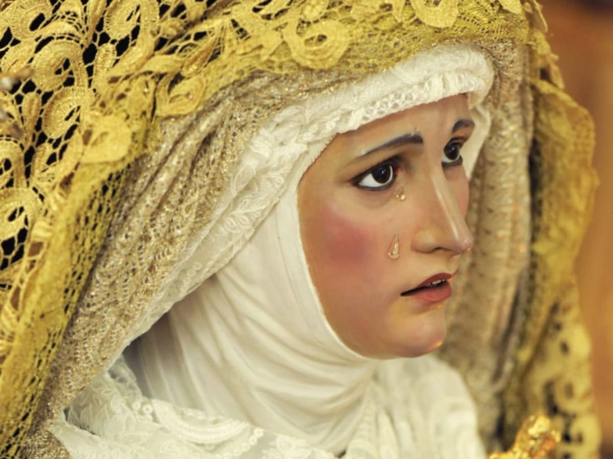 La Semana Santa de Elda se vive en el interior de los templos